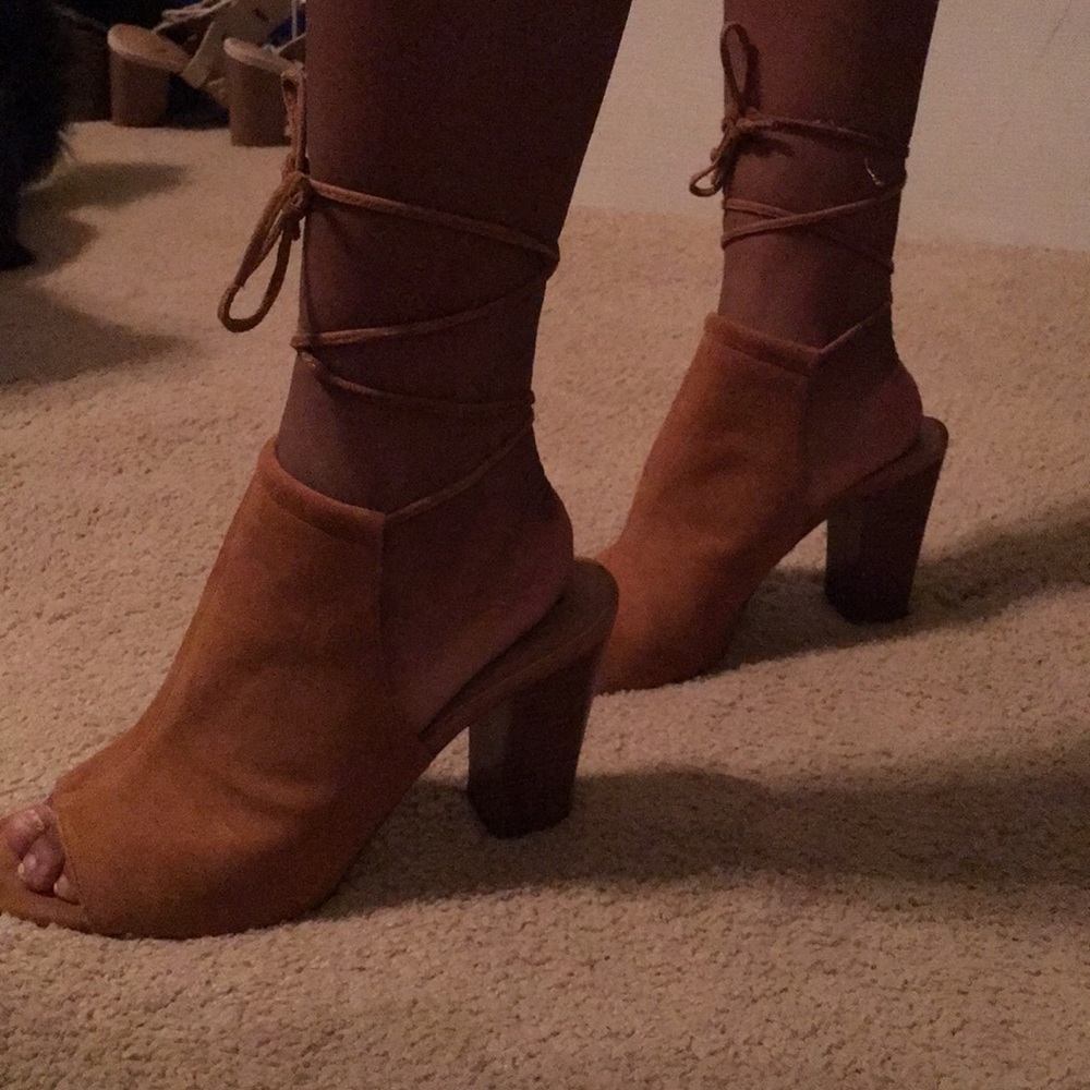 Suede tie sandal SOLD
